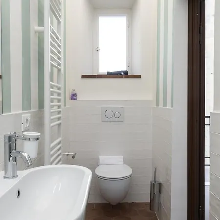 Unyca - Domus22 - San Giovanni Guest house